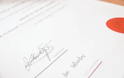 Como garantir a autenticidade de documentos assinados digitalmente